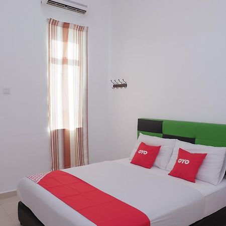 OYO 90005 Dc Villa Guest House Kuala Rompin Esterno foto
