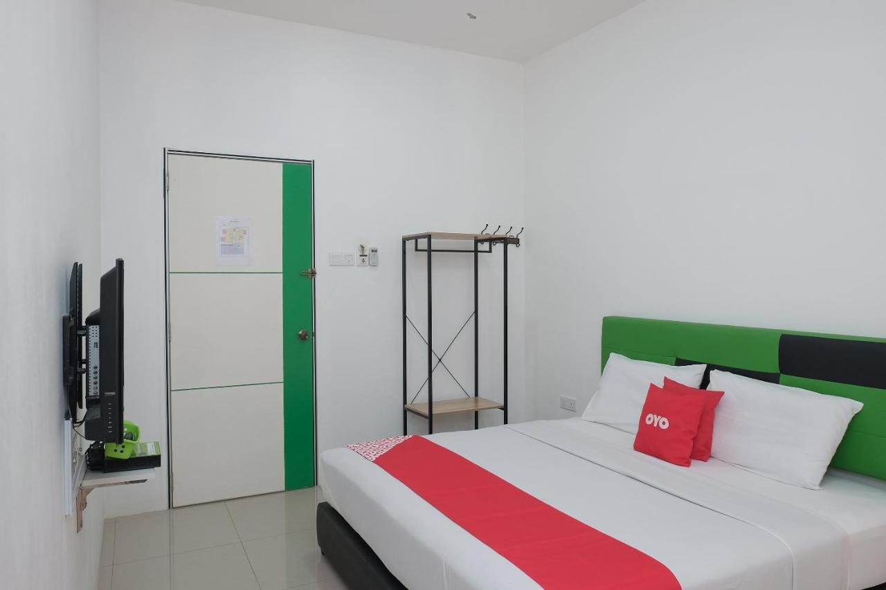 OYO 90005 Dc Villa Guest House Kuala Rompin Esterno foto