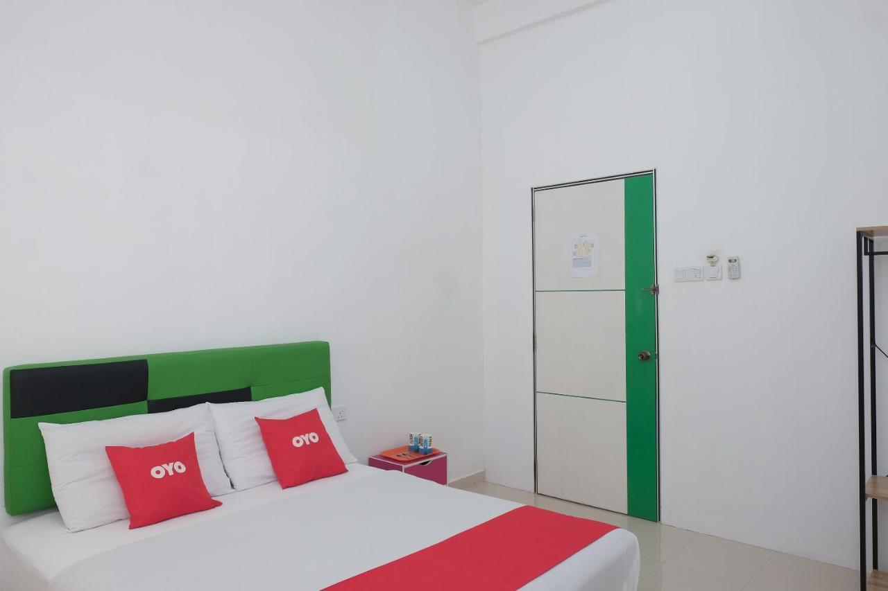 OYO 90005 Dc Villa Guest House Kuala Rompin Esterno foto