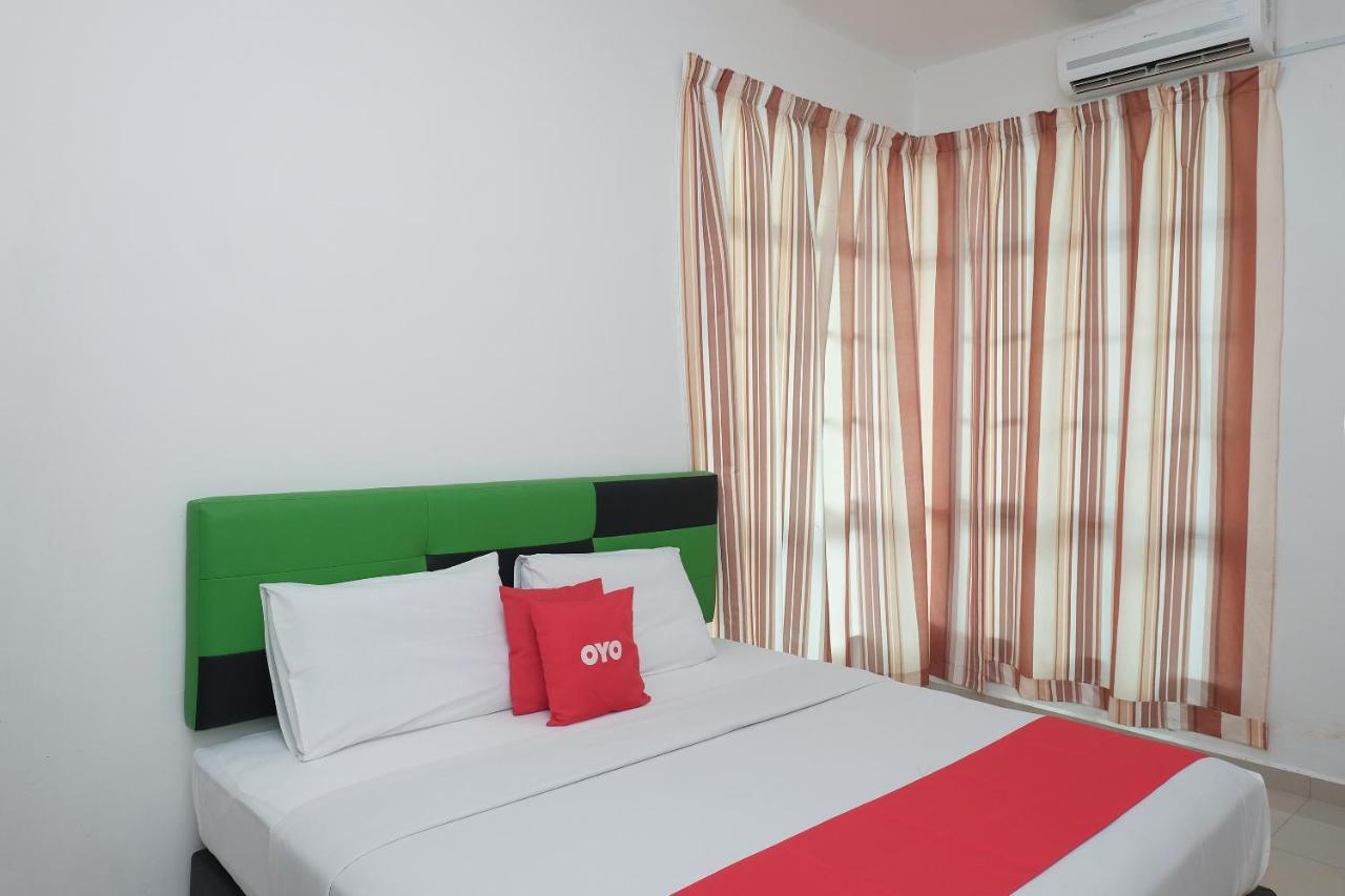 OYO 90005 Dc Villa Guest House Kuala Rompin Esterno foto